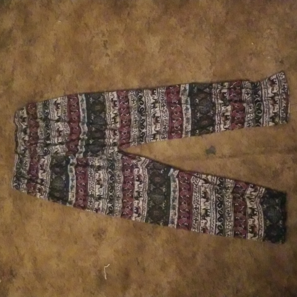 Hot kiss patterned leggings flowers elephant size small